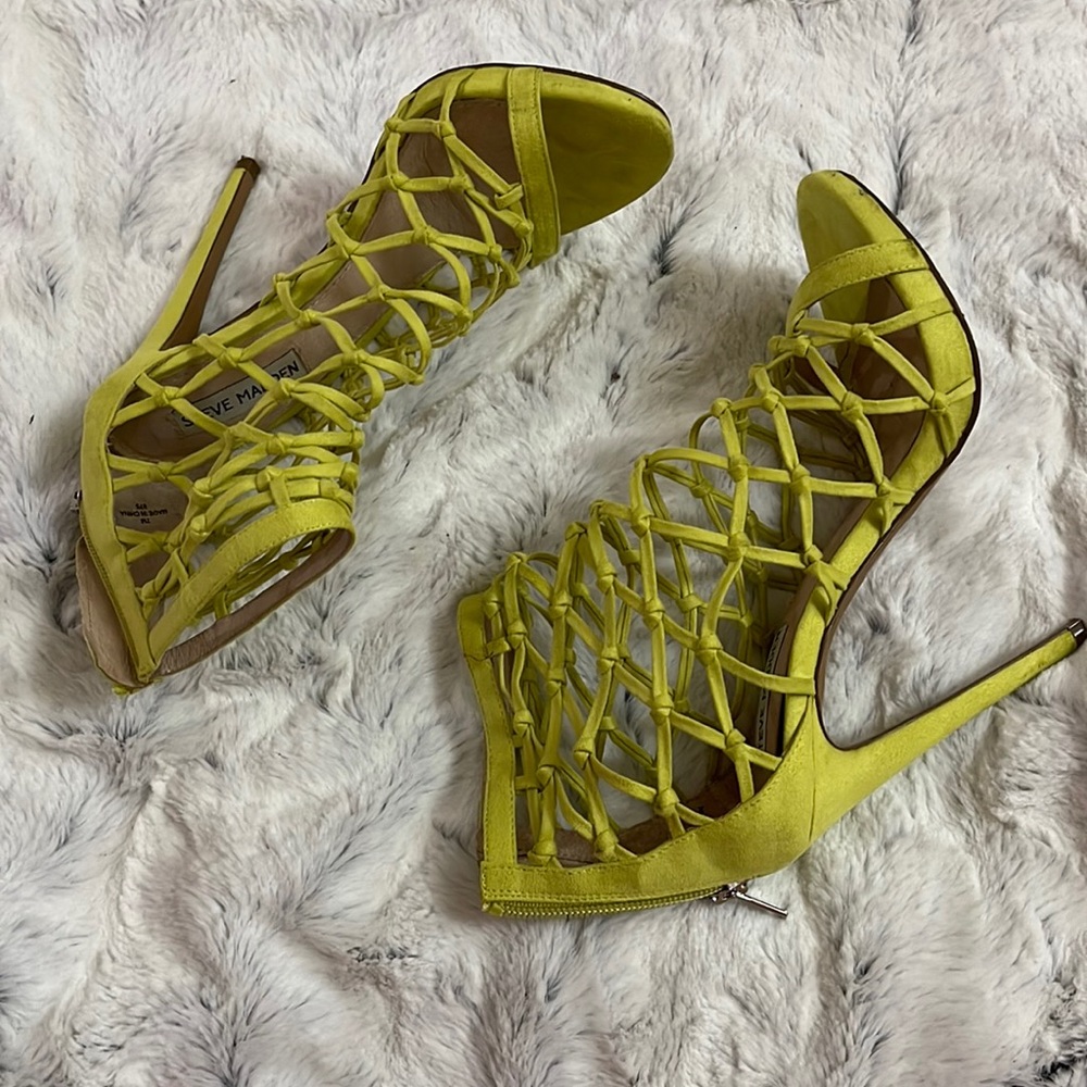Pre owned Steve Madden size 7 US